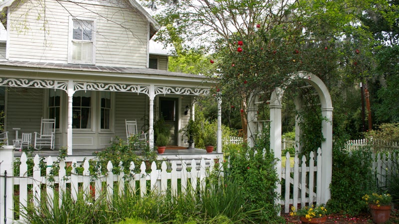 folk style Victorian house